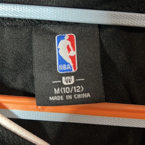 Black  Chicago Bulls Team Logo Button Down Tee - Picture 3 of 4